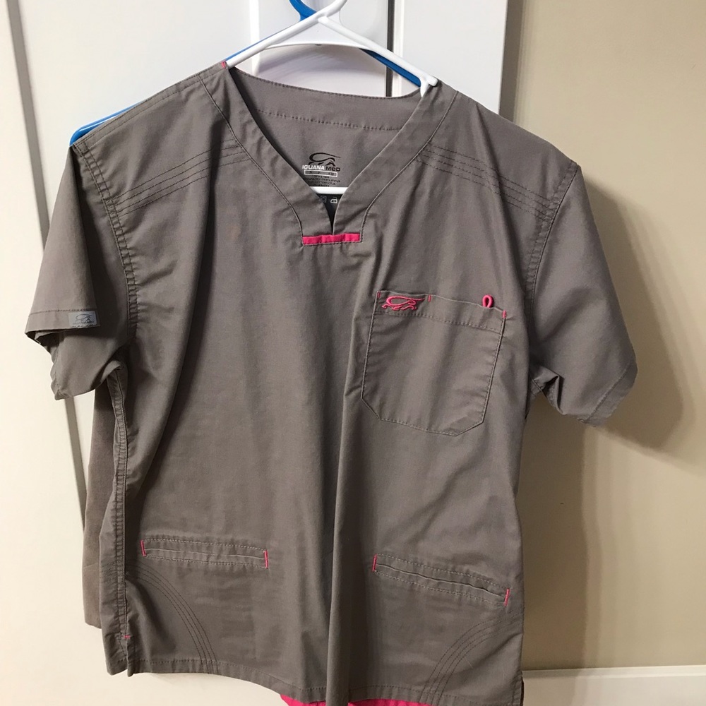 Iguanamed scrubs